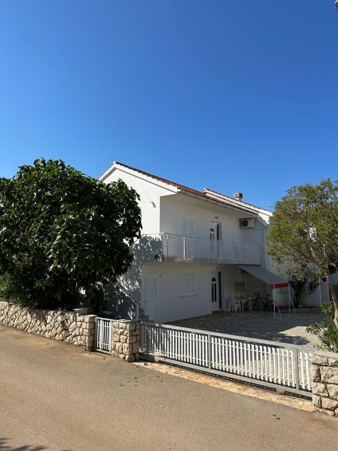 Apartmani Marko Novalja Zewnętrze zdjęcie